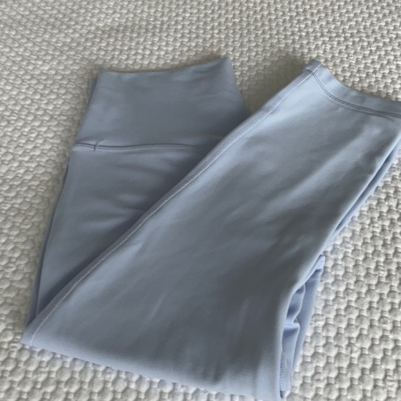 Lululemon yoga pants - Picture 4 of 4